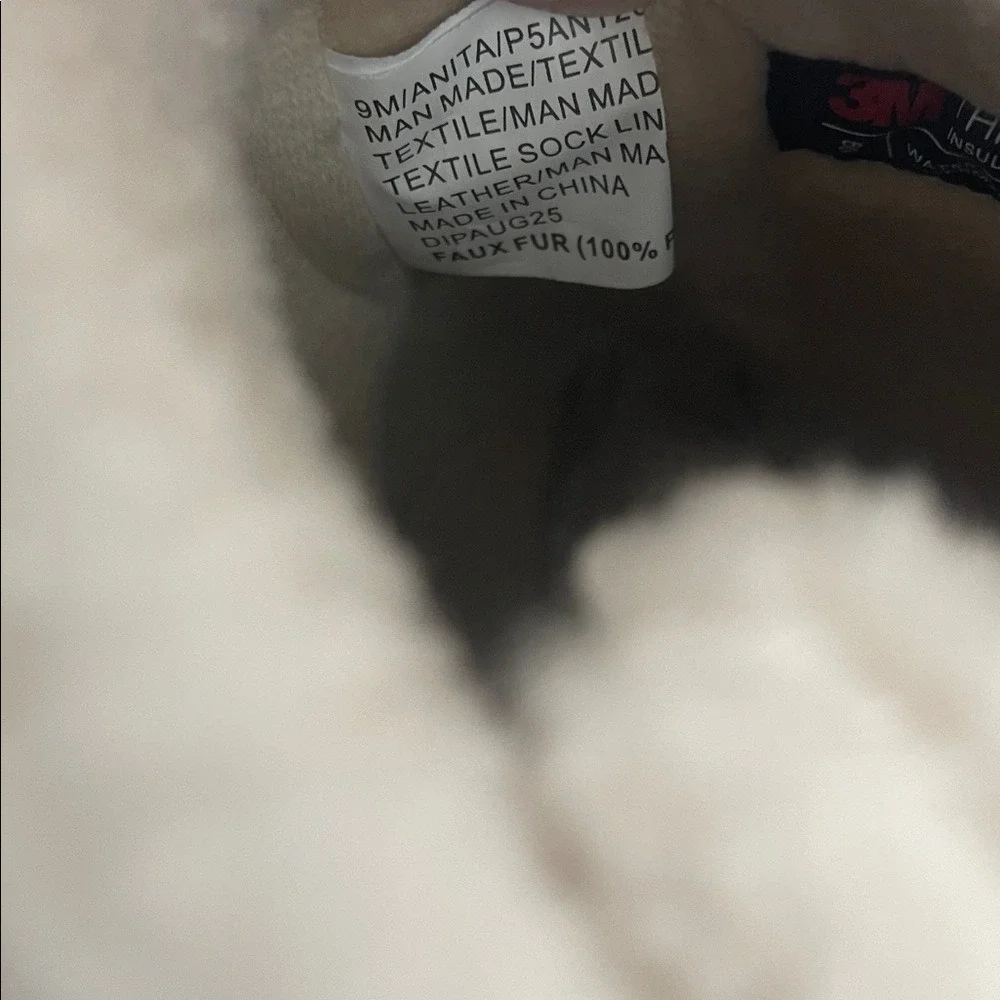 Falls Creek Anita‎ Cream Faux Fur Lined Lace-Up Winter Boots 9 NWT